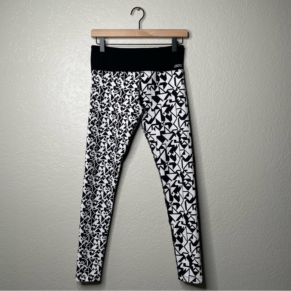 Lorna Jane Leggings Geometric Pattern Black & White Activewear Workout - Picture 2 of 13